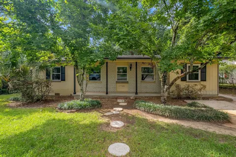 1725 Atkamire Dr, Tallahassee, FL 32304
