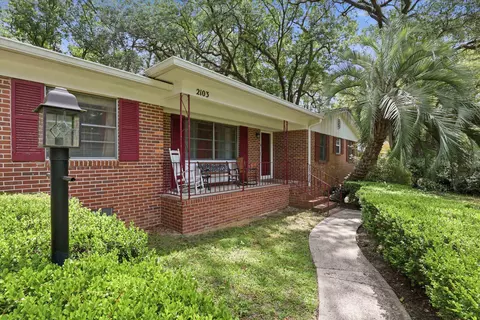 2103 Great Oak Dr, Tallahassee, FL 32303