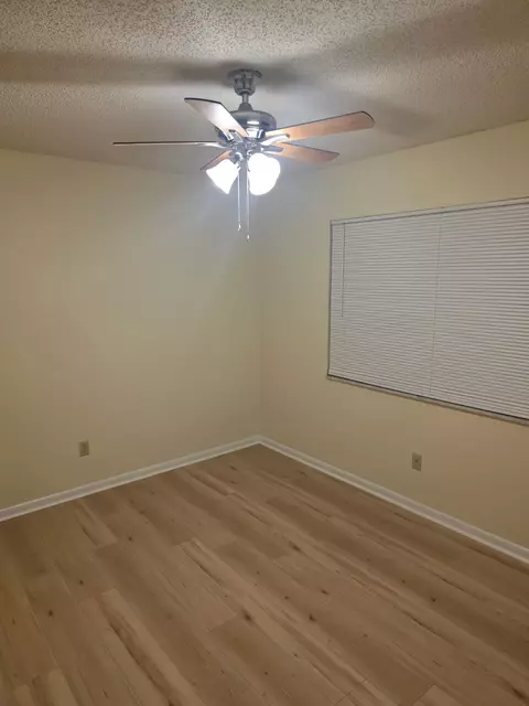 Bedroom - 481 Emerald Dr, Ocala, FL 34472 photo 3 of 3