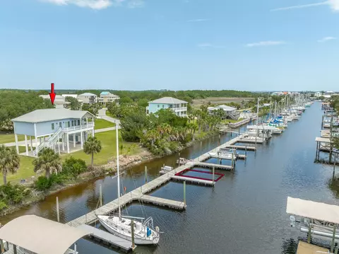 49 Harbour Point Dr, Crawfordville, FL 32327