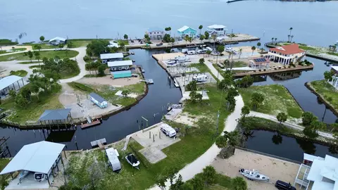 141 Kingfisher Rd, Keaton Beach, FL 32348