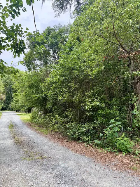2607 Red Arrow Rd, Tallahassee, FL 32301