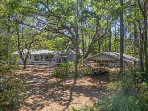 123 Carter Rd, Crawfordville, FL 32327
