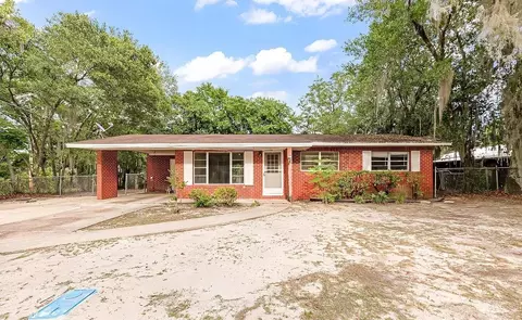 220 Stillwell Ave, Palatka, FL 32177