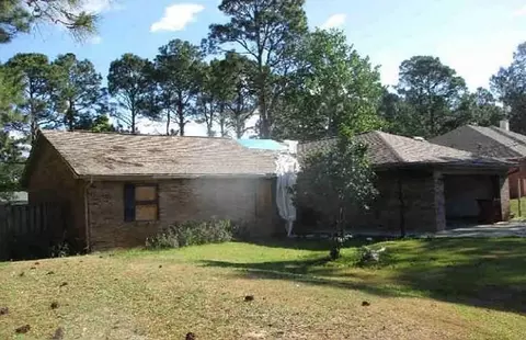 6992 Flintwood St, Navarre, FL 32566