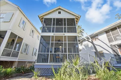 Exterior - 246 NE Maggie Cir, Steinhatchee, FL 32359 photo 3 of 13