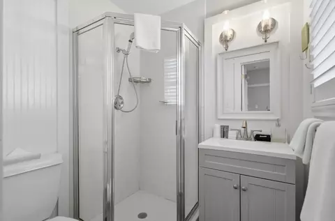 Bath - 246 NE Maggie Cir, Steinhatchee, FL 32359 photo 2 of 2