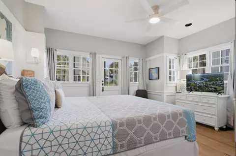 Bedroom - 246 NE Maggie Cir, Steinhatchee, FL 32359 photo 2 of 3