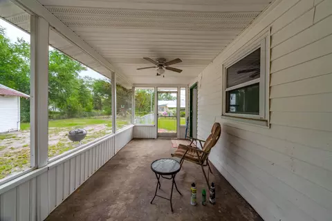 Exterior - 616 W Wilcox St, Perry, FL 32347 photo 2 of 9