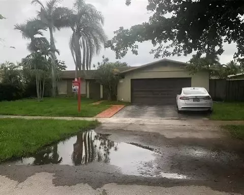 7590 SW 127th Dr, Miami, FL 33183