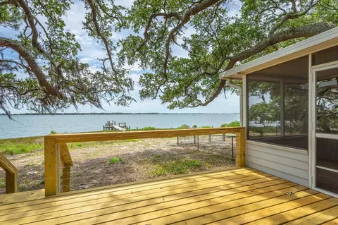 632 Mariner Cir, Alligator Point, FL 32346