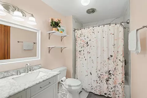 Bath - 1734 Ruby Rd, Tallahassee, FL 32303 photo 4 of 7