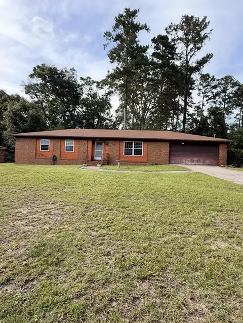 310 Sweetbriar Dr, Tallahassee, FL 32312
