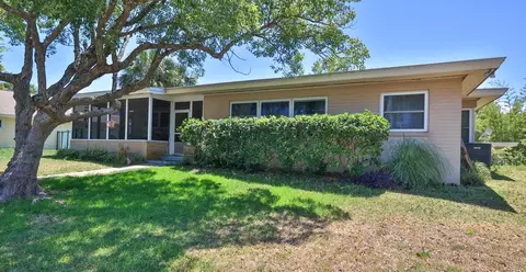 2326 S Peninsula Dr, Daytona Beach, FL 32118