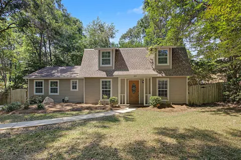 1854 Folkstone Rd, Tallahassee, FL 32312