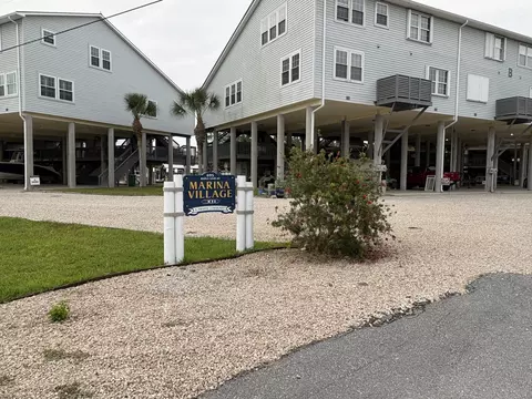 695 Mashes Sands Rd, Panacea, FL 32346