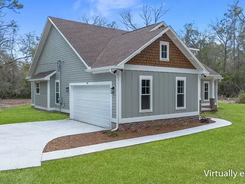 80 Basswood Dr, Crawfordville, FL 32327