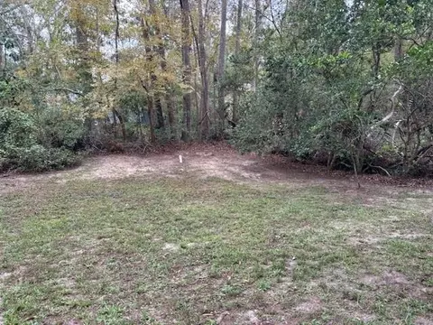 1013 Clay Dr, Tallahassee, FL 32304