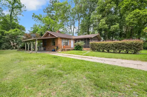 405 E 6th Ave, Havana, FL 32333