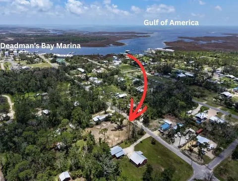 306 NW 1st St, Steinhatchee, FL 32359