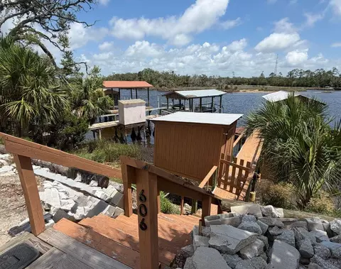 606 SE Riverside Dr, Steinhatchee, FL 32359 photo 4