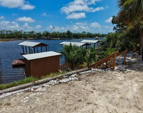 606 SE Riverside Dr, Steinhatchee, FL 32359 photo 8
