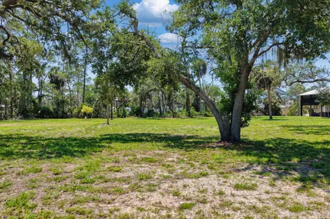 303 NW Second St, Steinhatchee, FL 32359 photo 3