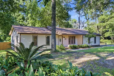 303 Sweetbriar Dr, Tallahassee, FL 32312