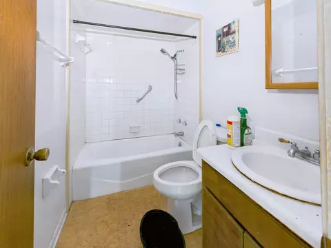 Bath - 105 Marshall Dr, Perry, FL 32347 photo 2 of 2