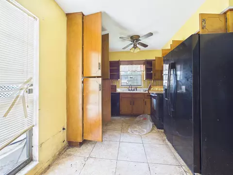 Kitchen - 105 Marshall Dr, Perry, FL 32347 photo 1 of 1