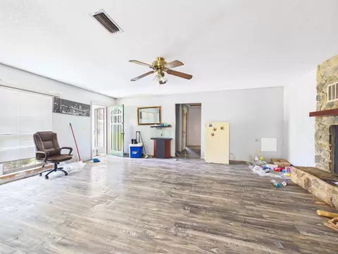Living - 105 Marshall Dr, Perry, FL 32347 photo 2 of 2