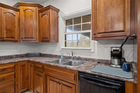 Kitchen - 9072 S County Road 53, Madison, FL 32340 photo 6 of 6