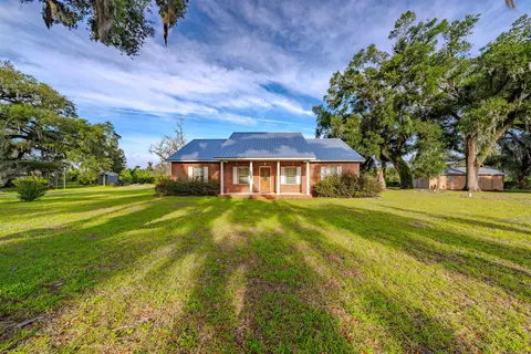 Exterior - 9072 S County Road 53, Madison, FL 32340 photo 8 of 10