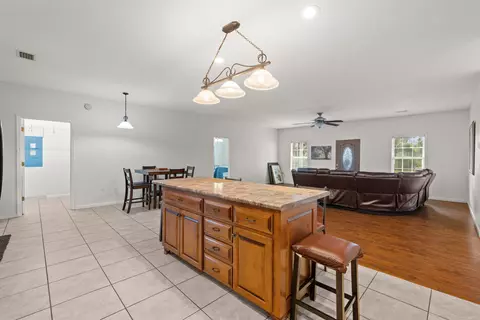 Kitchen - 9072 S County Road 53, Madison, FL 32340 photo 4 of 6