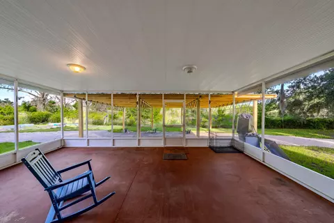 Exterior - 9072 S County Road 53, Madison, FL 32340 photo 3 of 10