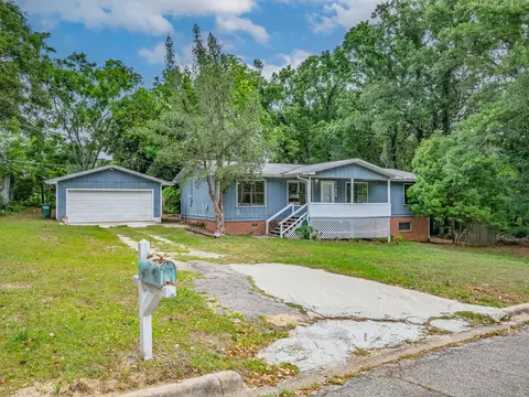 1734 Ray Rd, Tallahassee, FL 32303