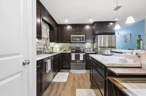 Kitchen - 231 NE Green Tree Ter, Lee, FL 32059 photo 2 of 2