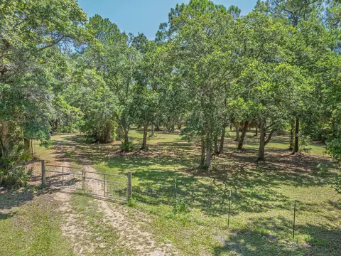 113 Yancey Ln, Carrabelle, FL 32322