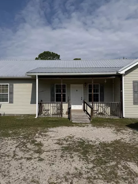 1825 Beacon St, Carrabelle, FL 32322