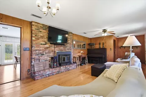 Living - 3475 Cash Rd, Perry, FL 32348 photo 1 of 2