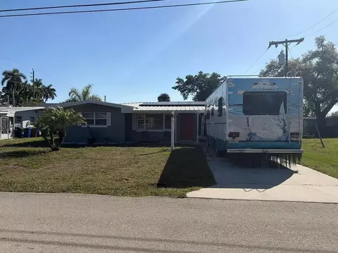 3657 Kelly St, Fort Myers, FL 33901