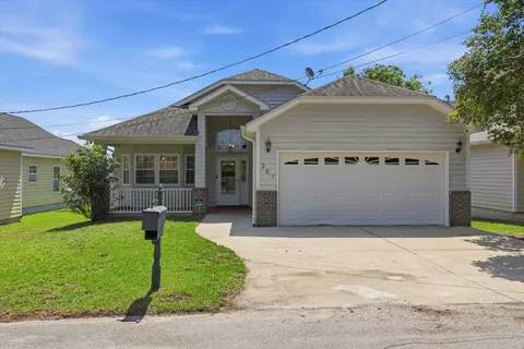 301 NE 5th St, Havana, FL 32333