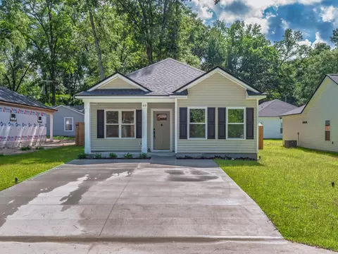 69 W F Magers Rd, Crawfordville, FL 32327