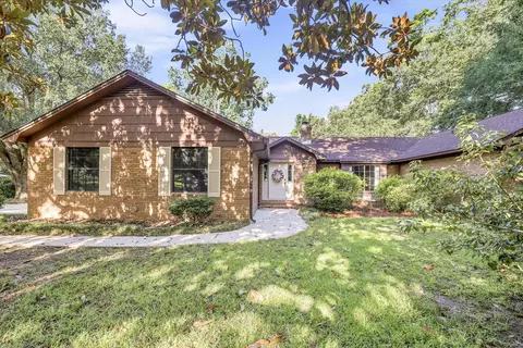 2056 Champagne Dr, Tallahassee, FL 32308