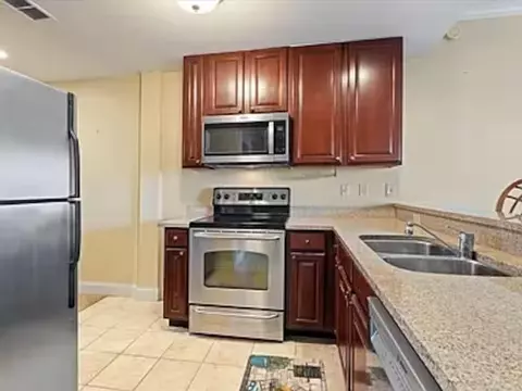 215 W College Ave #604, Tallahassee, FL 32301