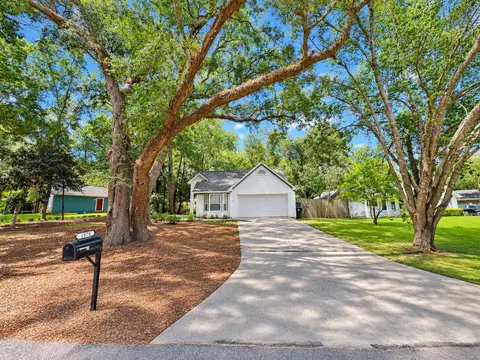 1878 Folkstone Rd, Tallahassee, FL 32312