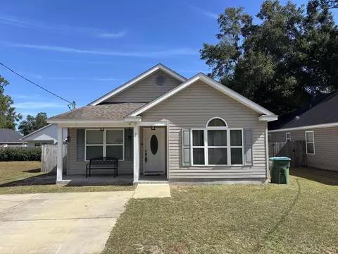 61 Shar-mel-re Ln, Crawfordville, FL 32327