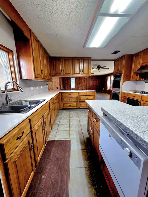Kitchen - 200 Elm St, Perry, FL 32347 photo 6 of 7