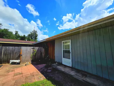 Exterior - 200 Elm St, Perry, FL 32347 photo 3 of 7