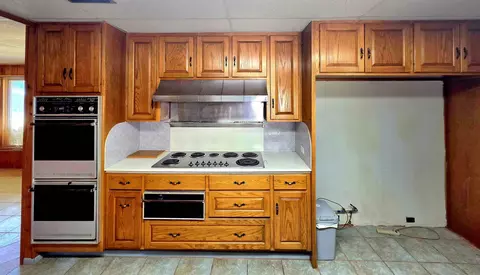 Kitchen - 200 Elm St, Perry, FL 32347 photo 3 of 9